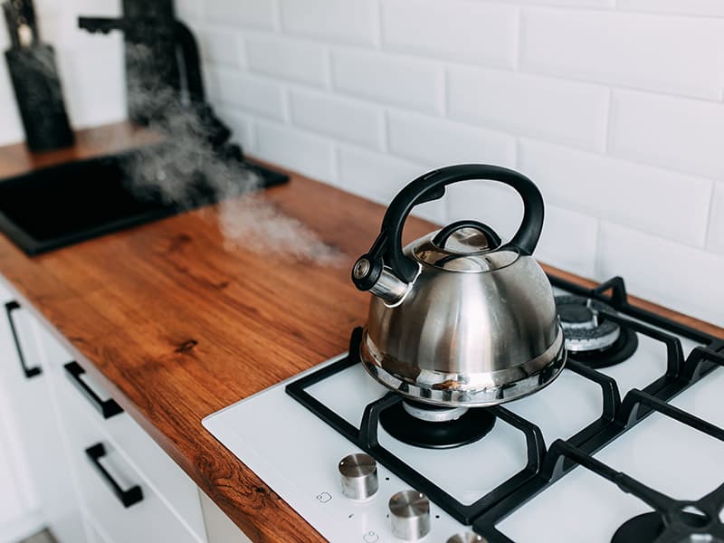 Hot Water Useful In Eliminating Tea